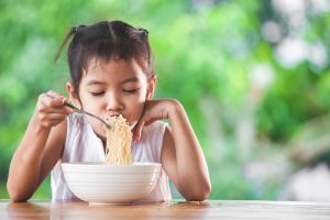Dangers of Eating Instant Noodles Too Often in Children